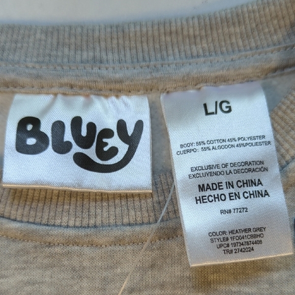 BLUEY Gray Merry Christmas Crewneck Sweat SHIRT...... AMAZING!!! - Picture 7 of 11